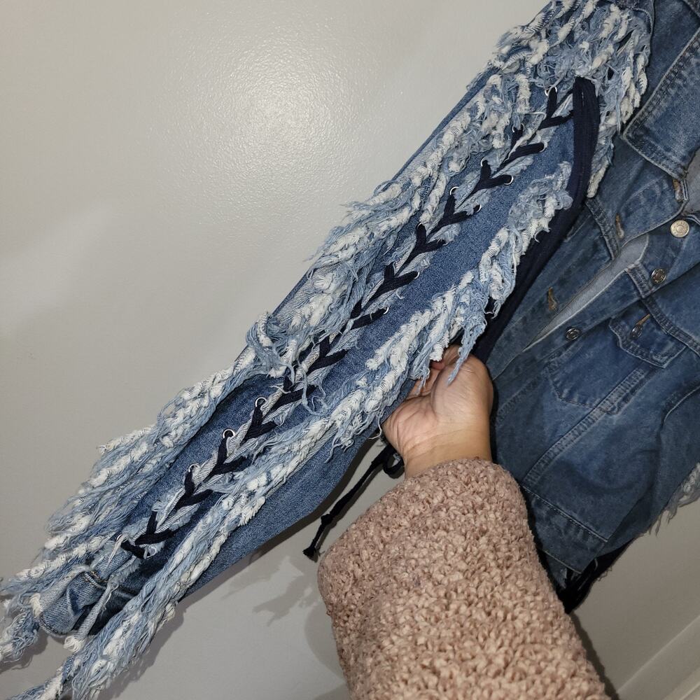 Azalea Wang Blue Denim Jacket Cropped Lace Up Sleeve Fringe Rocker Sz Large - Picture 10 of 12